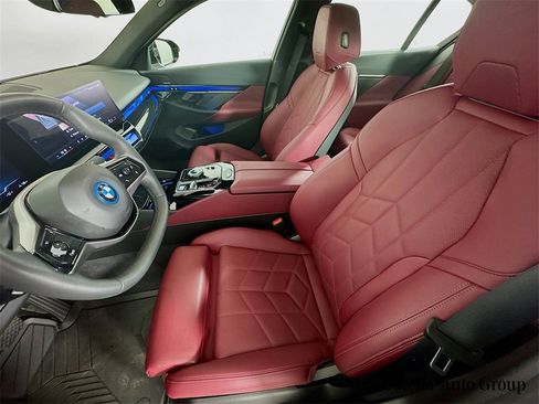 Used 2025 BMW i5 xDrive40 w/ Premium Package image 22