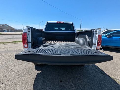 Used 2021 RAM 1500 Classic SLT RWD image 16