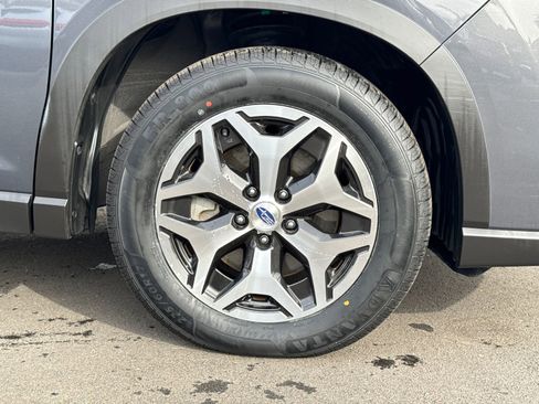 Certified 2023 Subaru Forester Premium image 4