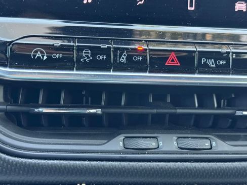 Certified 2025 Jeep Compass Trailhawk w/ Sun & Sound Group AWD/4WD image 33