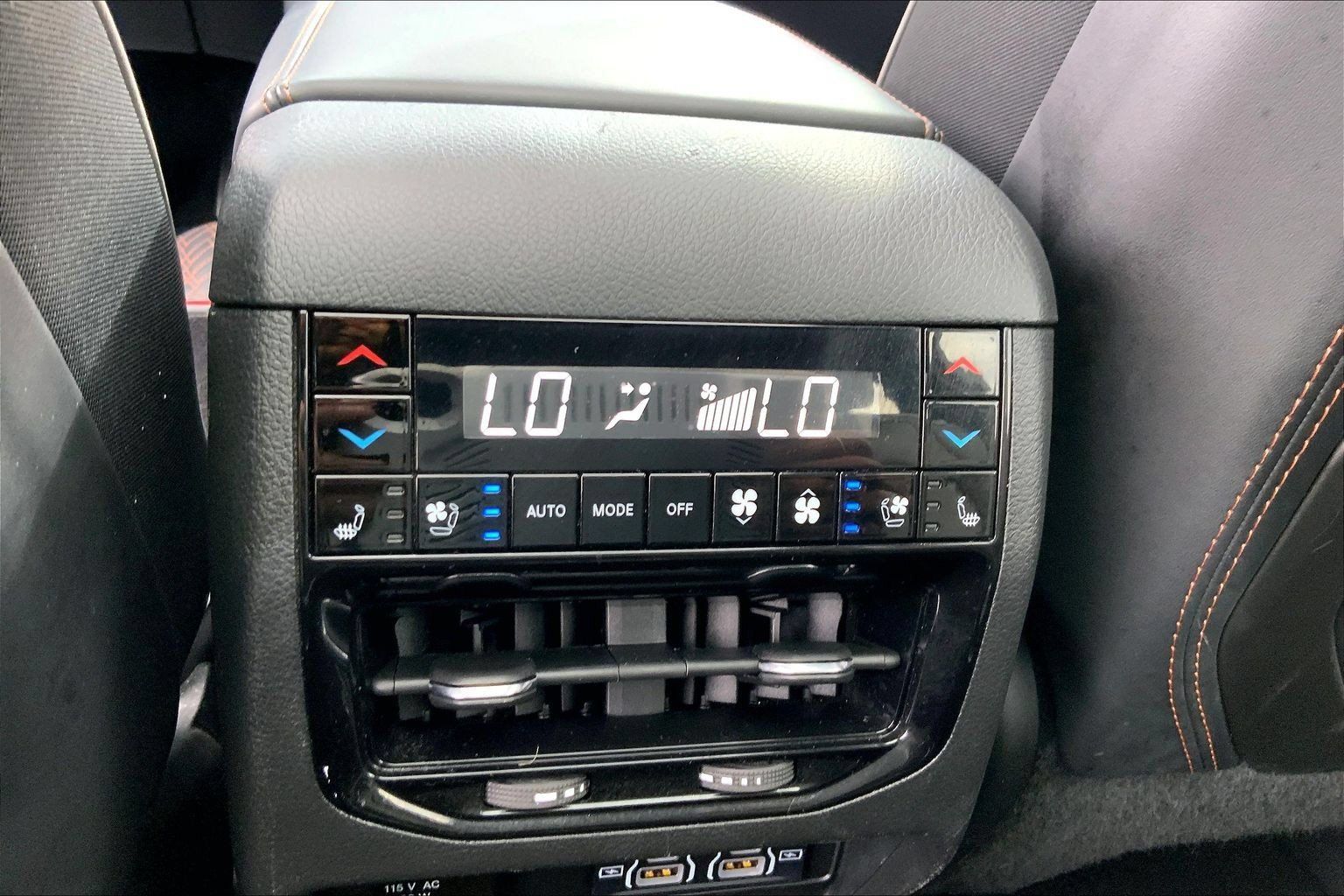 Certified 2025 Jeep Grand Cherokee L Summit AWD/4WD image 9