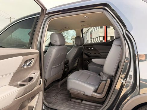 Used 2019 Chevrolet Traverse LT w/ LT Premium Package FWD image 24