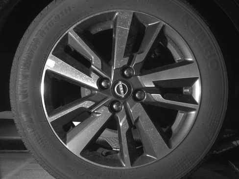 Used 2025 Nissan Versa SV FWD image 18