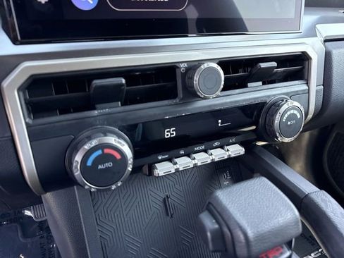 Used 2025 Toyota Tacoma TRD Off-Road AWD/4WD image 19