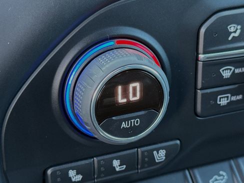 Used 2022 Chevrolet Silverado 1500 High Country w/ Z71 Off-Road Package image 28