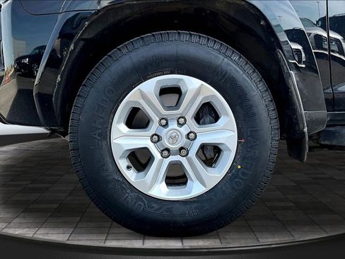Used 2023 Toyota 4Runner SR5 Premium w/ Moonroof Package AWD/4WD image 26