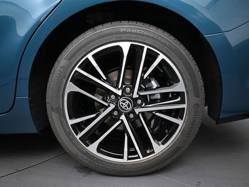 Used 2025 Toyota Camry XLE w/ Premium Plus Package image 16