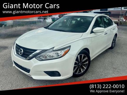 Used 2017 Nissan Altima 2.5 SV FWD image 1