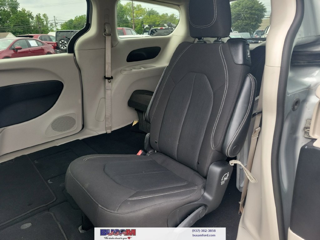 Used 2023 Chrysler Voyager LX FWD image 8