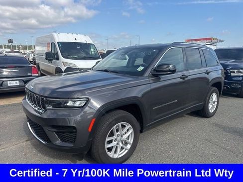 Used 2023 Jeep Grand Cherokee Laredo image 1