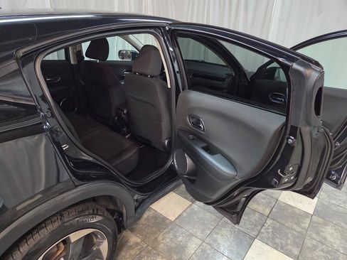 Used 2018 Honda HR-V EX image 12