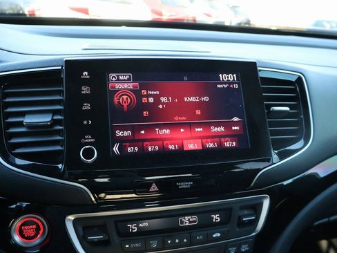 Certified 2021 Honda Ridgeline Black Edition image 21