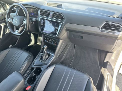 Certified 2023 Volkswagen Tiguan SE R-Line FWD image 32