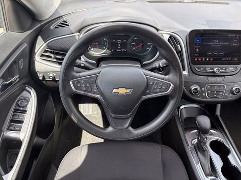 Used 2023 Chevrolet Malibu LT FWD image 17