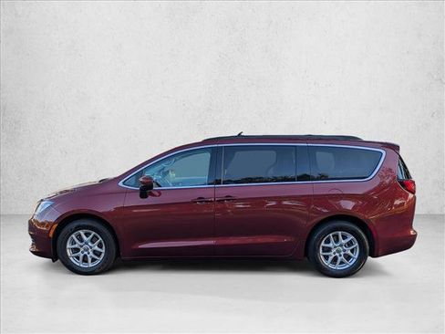 Used 2020 Chrysler Voyager Lxi FWD image 2