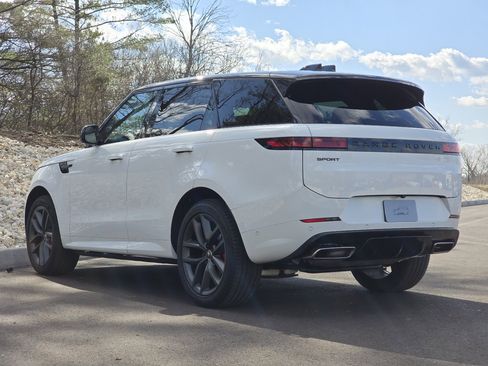 Used 2024 Land Rover Range Rover Sport Dynamic SE image 4