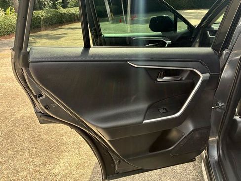 Used 2021 Toyota RAV4 Limited FWD image 24