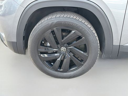 Used 2023 Volkswagen Atlas Cross Sport SE w/ Panoramic Sunroof Package FWD image 41