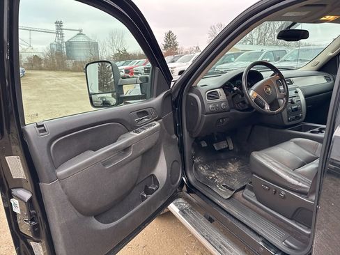 Used 2013 Chevrolet Silverado 3500 LTZ image 9