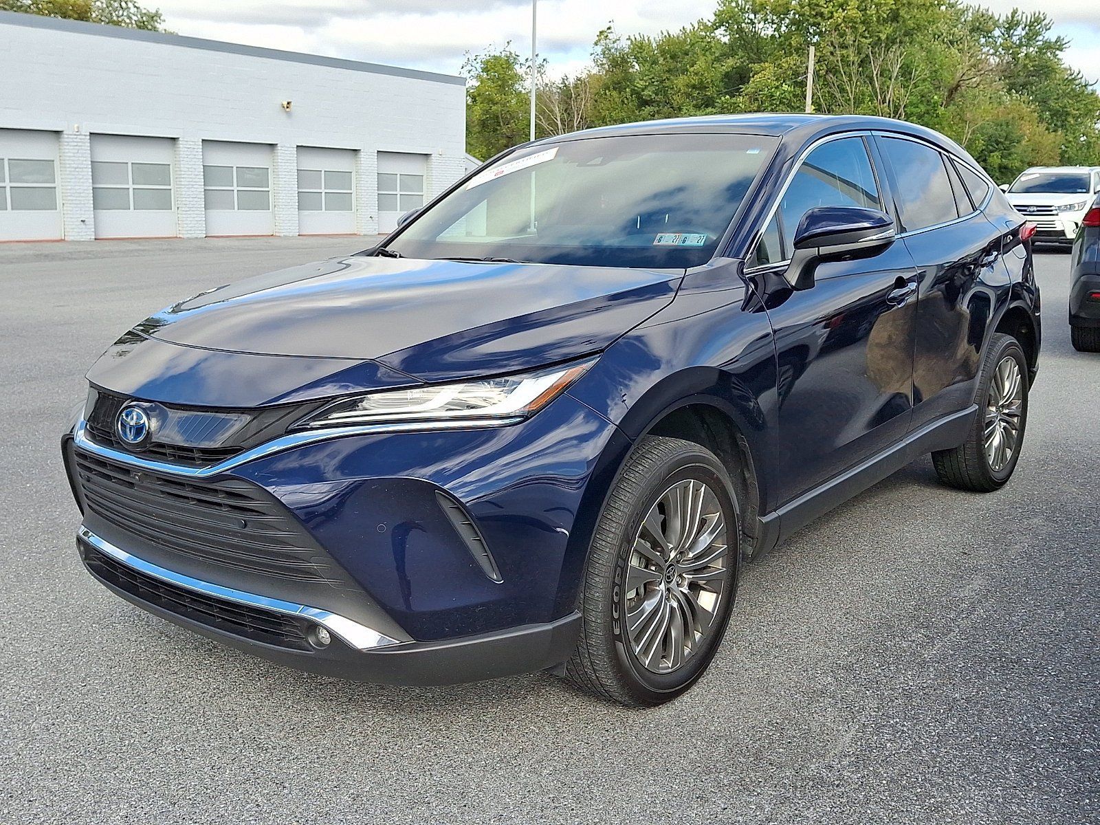 Used 2024 Toyota Venza Limited AWD/4WD image 2