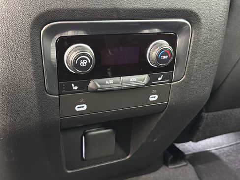 Used 2021 Chevrolet Tahoe Premier w/ Premium Package image 22