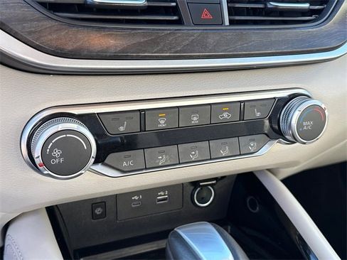 Used 2023 Nissan Altima 2.5 SV w/ SV Premium Package image 26