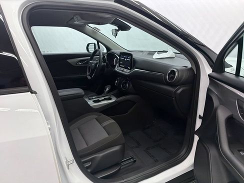 Used 2025 Chevrolet Blazer LT FWD image 14