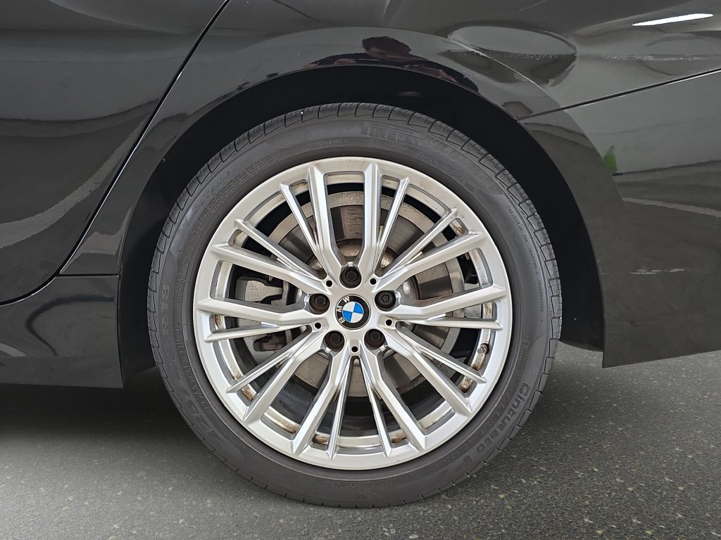 Certified 2024 BMW 330i Sedan w/ Premium Package RWD image 31