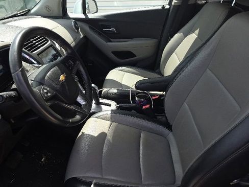 Used 2015 Chevrolet Trax LTZ FWD image 14