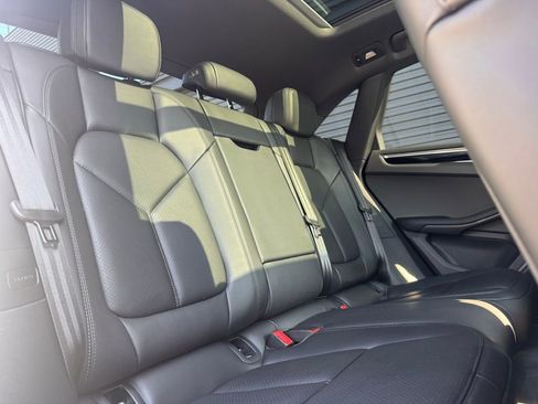 Certified 2026 Porsche Macan image 21