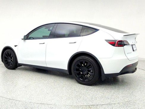 Used 2020 Tesla Model Y Long Range image 7