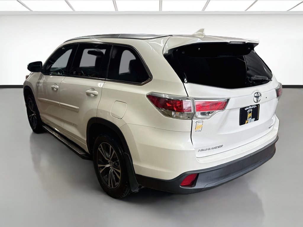Used 2016 Toyota Highlander XLE AWD/4WD image 7