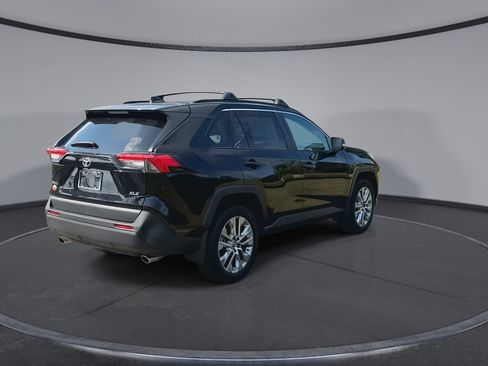 Used 2025 Toyota RAV4 XLE Premium w/ Weather Package FWD image 8