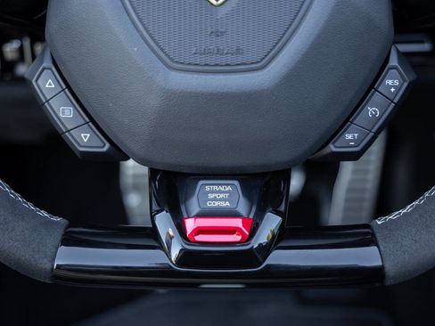 Used 2018 Lamborghini Huracan Performante image 59