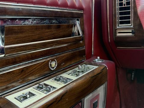 Used 1989 Cadillac Brougham image 19