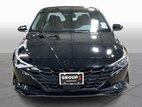 Used 2023 Hyundai Elantra SEL w/ Convenience Package image 3