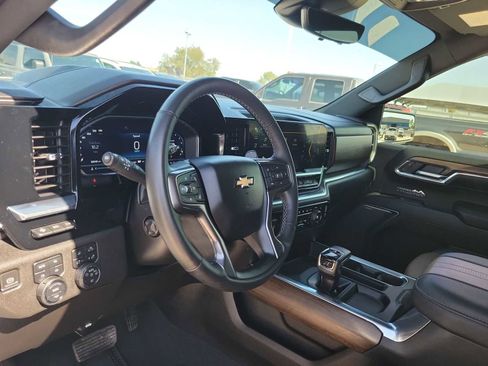 Used 2023 Chevrolet Silverado 1500 High Country w/ Technology Package AWD/4WD image 10