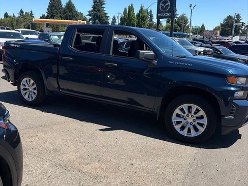 Used 2022 Chevrolet Silverado 1500 Custom w/ Safety Confidence Package AWD/4WD image 4
