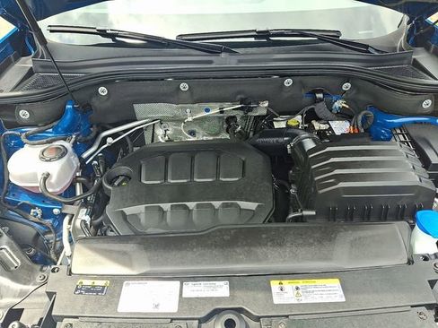 Certified 2025 Volkswagen Atlas Cross Sport SE image 29