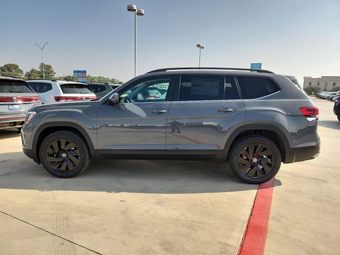 New 2026 Volkswagen Atlas SE FWD image 4