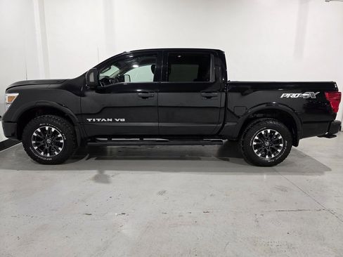Used 2019 Nissan Titan S image 15