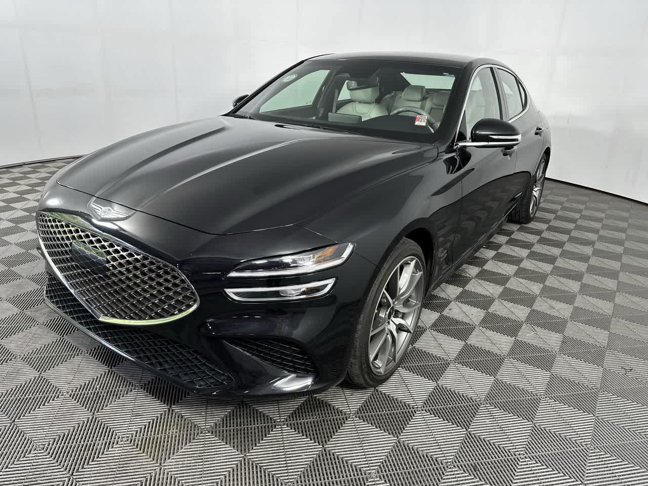 Used 2025 Genesis G70 2.5T RWD image 4