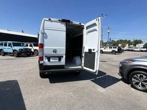 Used 2025 RAM ProMaster 2500 w/ Convenience Group FWD image 12