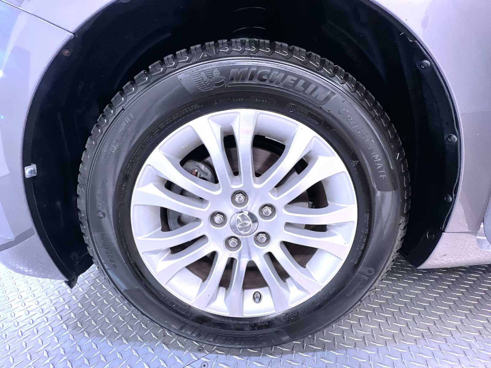 Used 2015 Toyota Sienna XLE FWD image 10