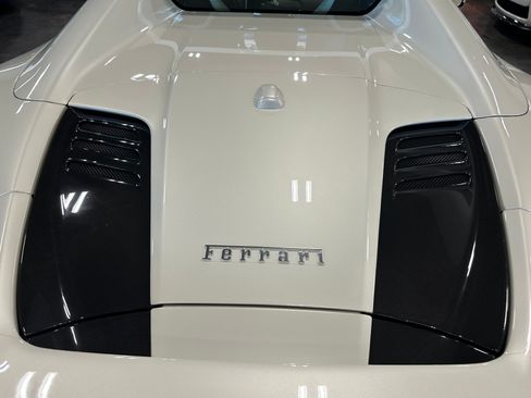 Used 2022 Ferrari F8 Tributo RWD image 9