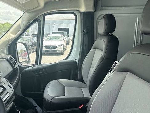 Used 2026 RAM ProMaster 2500 w/ Convenience Group FWD image 7