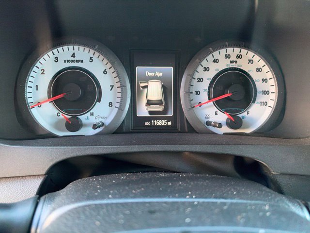 Used 2020 Toyota Sienna SE w/ Nightshade Edition FWD image 17