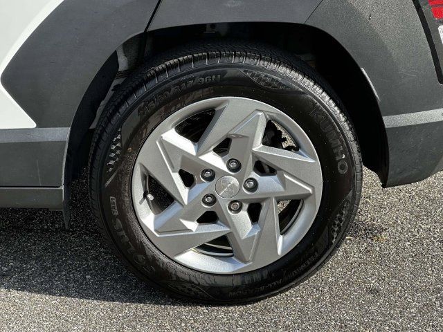 Used 2024 Hyundai Kona SE FWD image 15