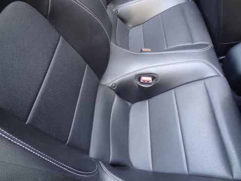 Used 2022 Ford Mustang Premium image 9