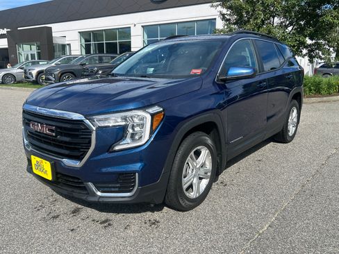 Used 2022 GMC Terrain SLE w/ Driver Convenience Package AWD/4WD image 1